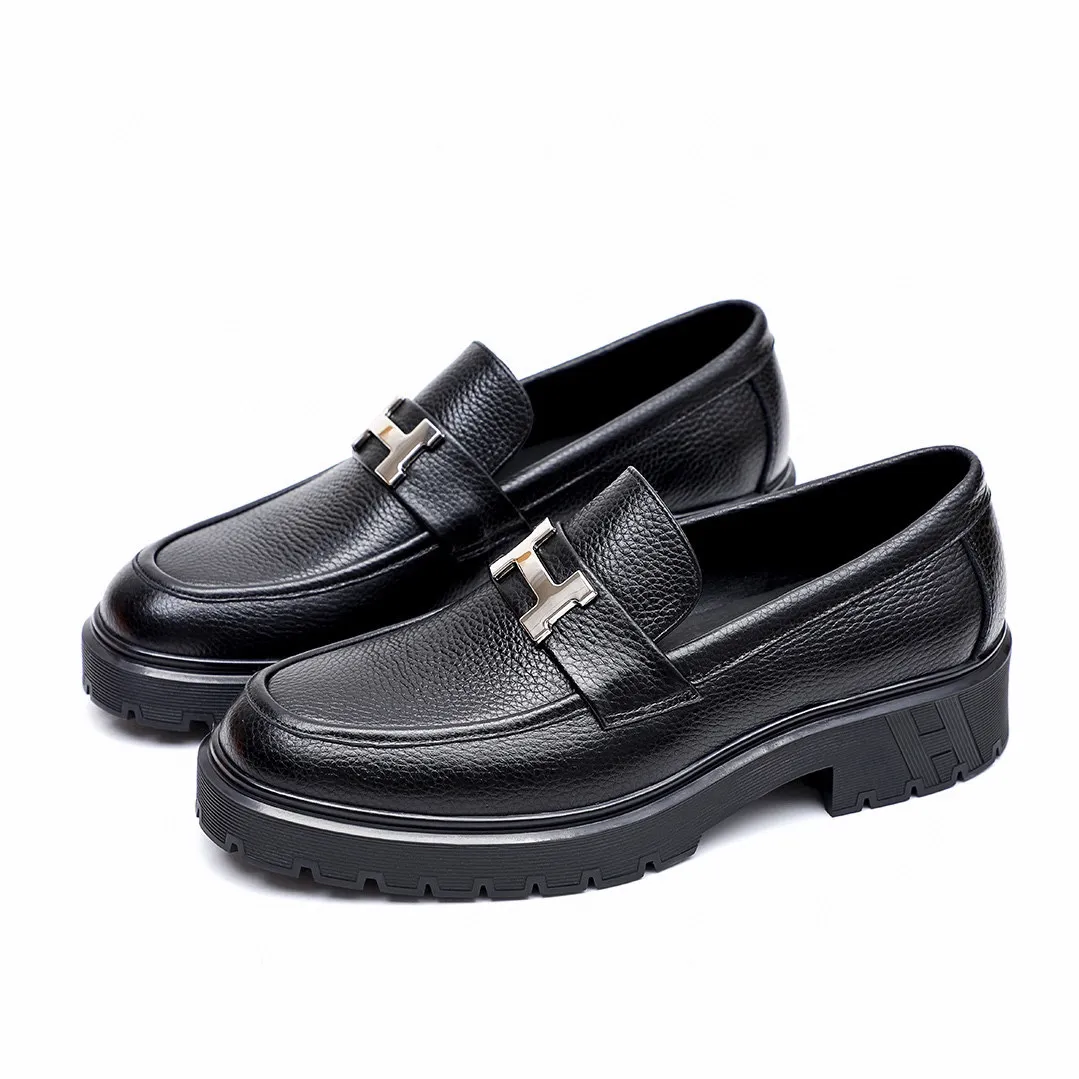 Men's shoes 💰700 💐[HERMES] popular men's shoes counter original items! The world's top brands...Luxury quality...//Fashion and high-end footwear 👍💪🏻...give you a low-key luxury comfort experience👍. The upper is made of pure Italian-imported original top-layer pebbled cowhide. Sweat-absorbent cowhide leather lining. Comfortable and breathable. The original rubber-plastic flower foam light outsole is high-end and classy. Luxurious and noble!! .. OEM factory shipment [Hug] stall.. Original plate. Welcome to taste..39-45 (38.45.46🉑️Customized)